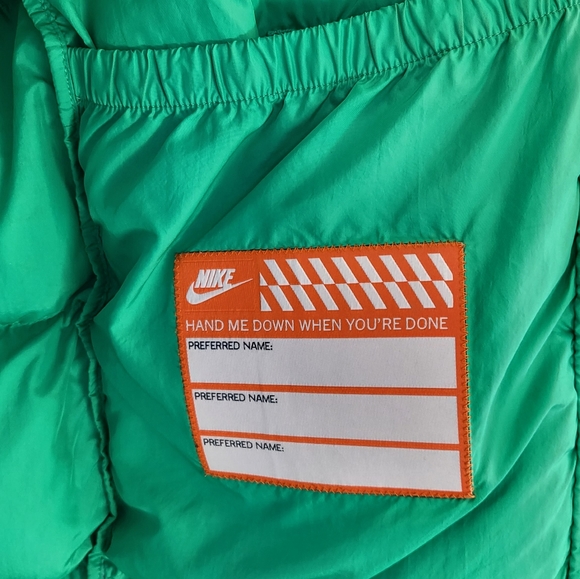 Child's Nike Puffer Coat - Picture 6 of 6